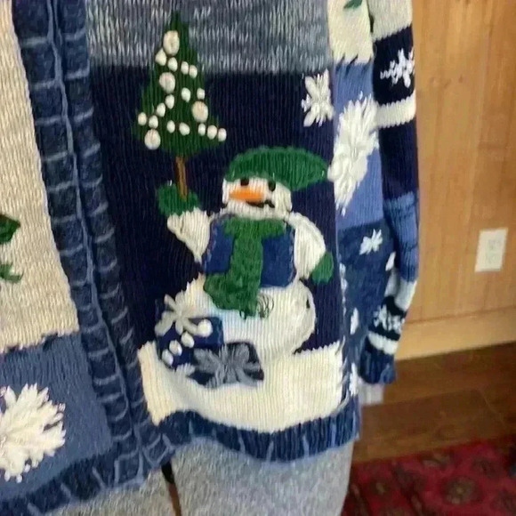 Carolina Colours women’s size large holiday zip up sweater. - Picture 3 of 10